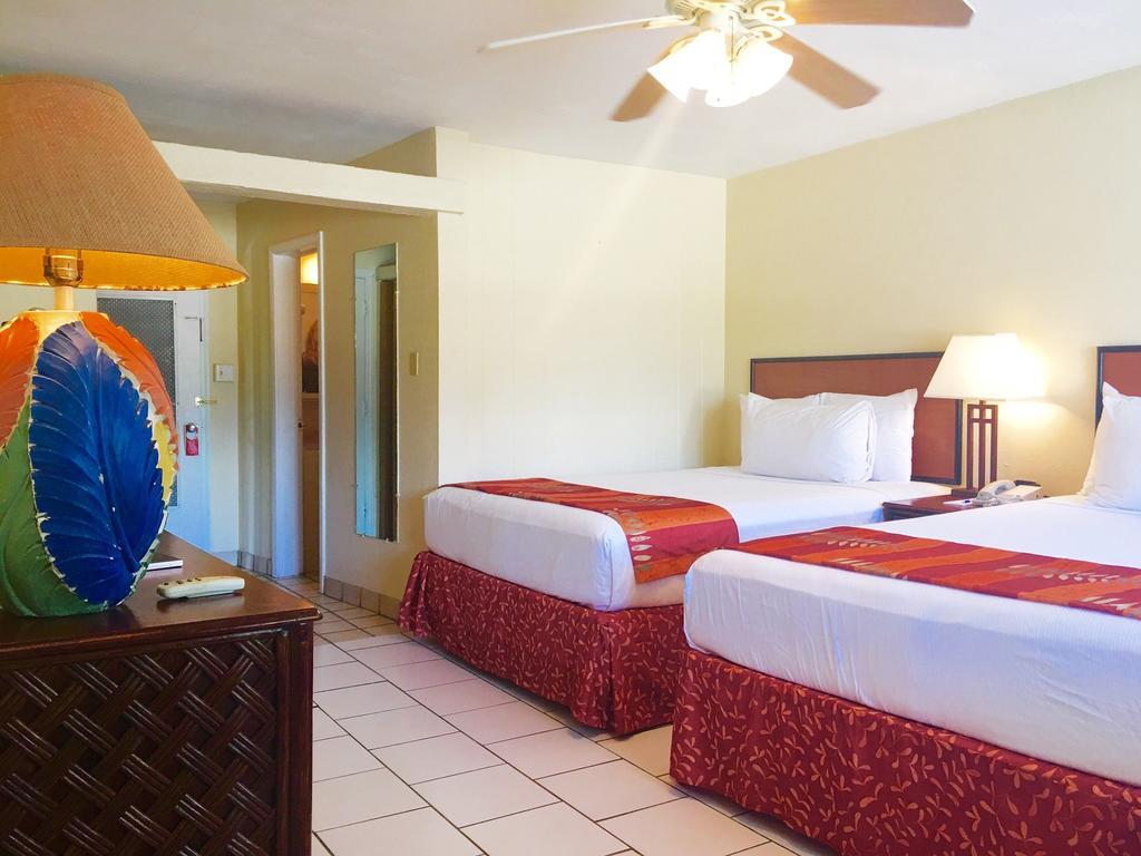 Bolongo Bay Beach Resort Bagian luar foto