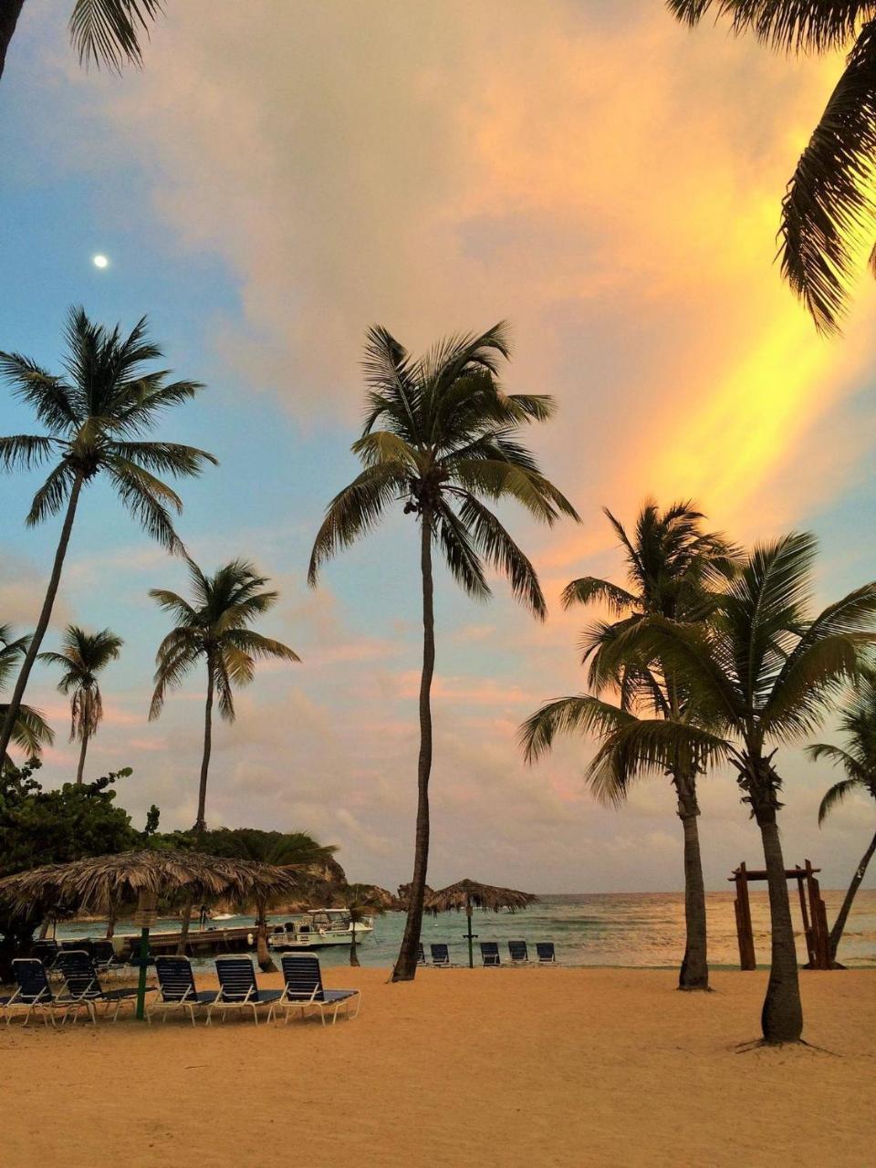 Bolongo Bay Beach Resort Bagian luar foto