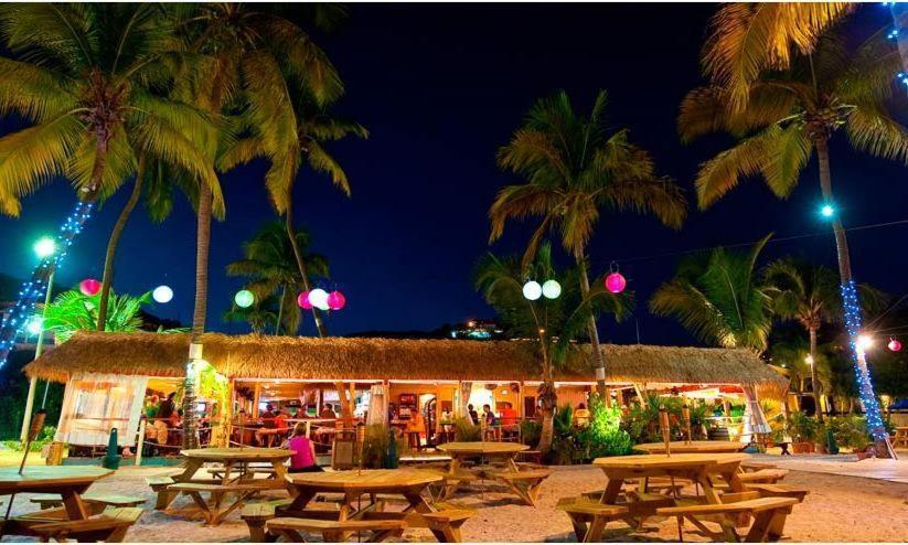 Bolongo Bay Beach Resort Bagian luar foto